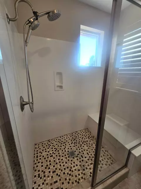 Bath - 1521 Deborah Cir, Escalon, CA 95320 photo 3 of 5