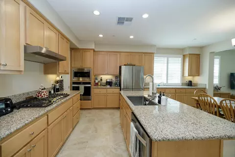 Kitchen - 1521 Deborah Cir, Escalon, CA 95320 photo 3 of 6