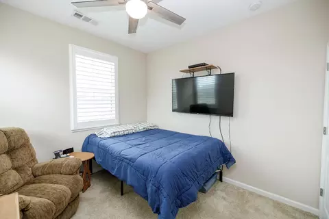 Bedroom - 1521 Deborah Cir, Escalon, CA 95320 photo 6 of 6