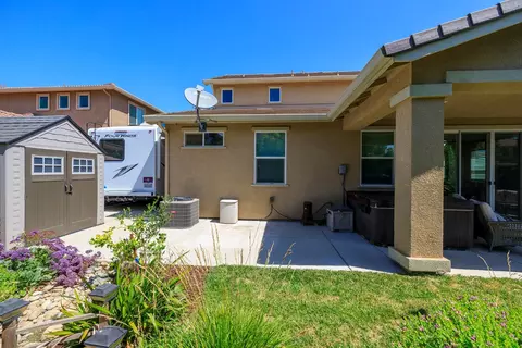 Exterior - 1521 Deborah Cir, Escalon, CA 95320 photo 7 of 13