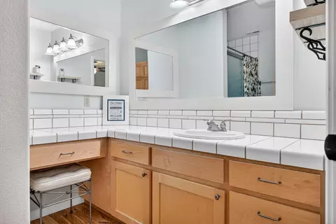 Bath - 1660 Columbia Way, Arnold, CA 95223 photo 5 of 6