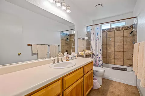 Bath - 1804 Ipswich Way, Modesto, CA 95358 photo 1 of 2