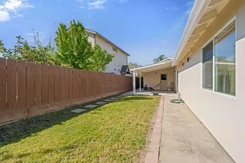 Exterior - 1804 Ipswich Way, Modesto, CA 95358 photo 6 of 7