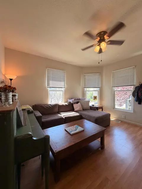 Living - 33 Kneeland St, Colfax, CA 95713 photo 2 of 3