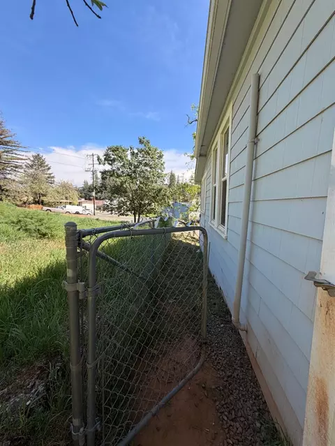 Exterior - 33 Kneeland St, Colfax, CA 95713 photo 7 of 20