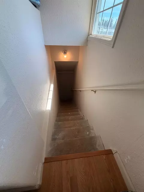 Entry Way - 33 Kneeland St, Colfax, CA 95713 photo 5 of 9