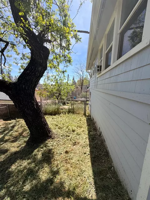 Exterior - 33 Kneeland St, Colfax, CA 95713 photo 10 of 20