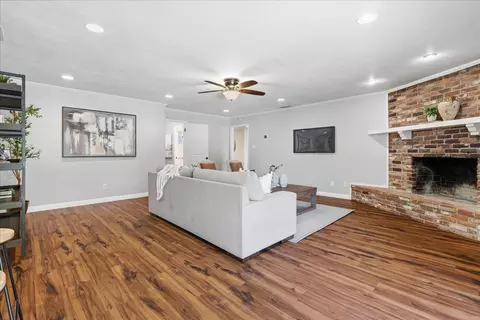 Living - 5637 Kiva Dr, Carmichael, CA 95608 photo 4 of 4