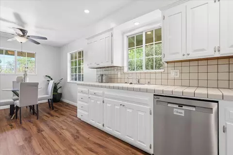 Kitchen - 5637 Kiva Dr, Carmichael, CA 95608 photo 2 of 2