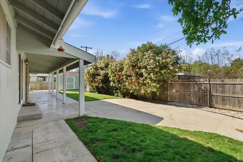 Exterior - 5637 Kiva Dr, Carmichael, CA 95608 photo 2 of 7