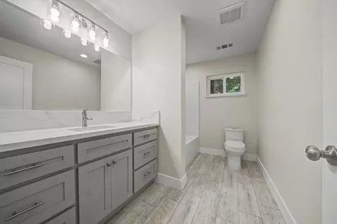 Bath - 3115 Apache Rd, Dorrington, CA 95223 photo 4 of 5