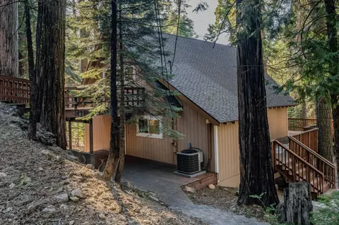 Exterior - 3115 Apache Rd, Dorrington, CA 95223 photo 7 of 14