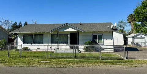 907 S Gertrude Ave, Stockton, CA 95215