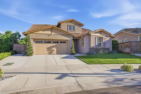 Exterior - 1582 Ivy Ln, Tracy, CA 95376 photo 2 of 12