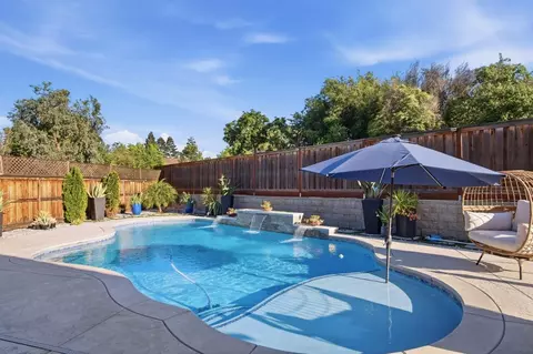 Exterior - 1582 Ivy Ln, Tracy, CA 95376 photo 4 of 12