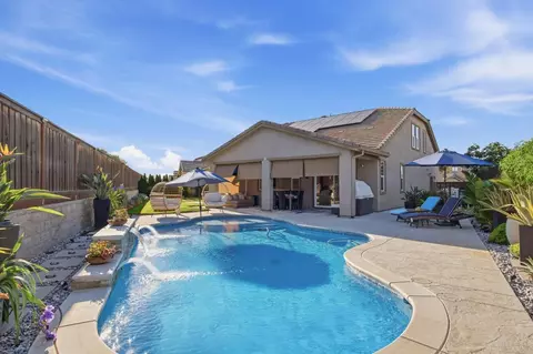Exterior - 1582 Ivy Ln, Tracy, CA 95376 photo 7 of 12