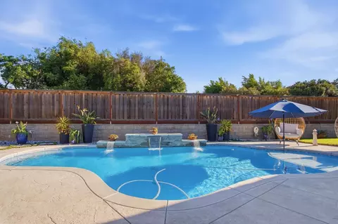 Exterior - 1582 Ivy Ln, Tracy, CA 95376 photo 6 of 12