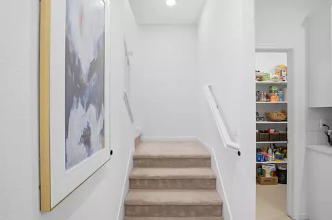 Entry Way - 1582 Ivy Ln, Tracy, CA 95376 photo 3 of 5