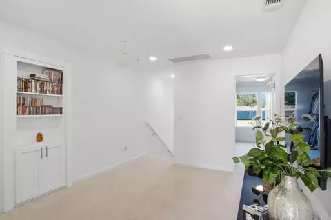 Entry Way - 1582 Ivy Ln, Tracy, CA 95376 photo 5 of 5