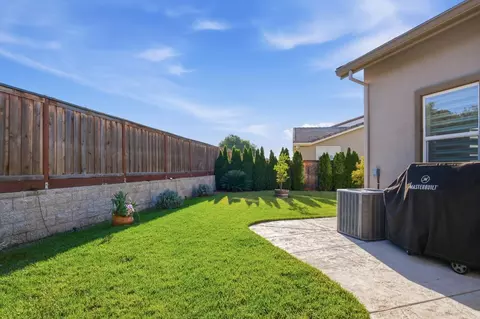 Exterior - 1582 Ivy Ln, Tracy, CA 95376 photo 11 of 12