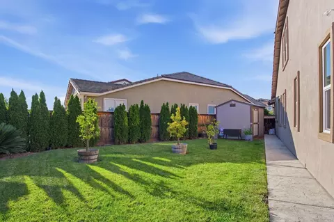 Exterior - 1582 Ivy Ln, Tracy, CA 95376 photo 12 of 12