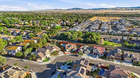 View/Area - 1582 Ivy Ln, Tracy, CA 95376 photo 2 of 4