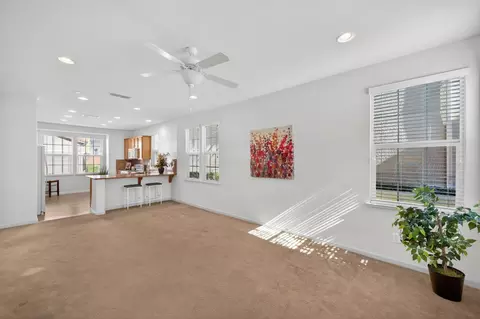 114 Barnhill Dr, Folsom, CA 95630