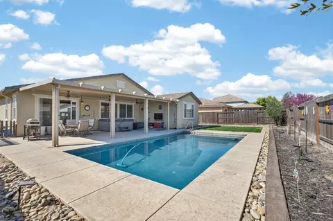 Exterior - 1708 Feathers Ct, Hughson, CA 95326 photo 5 of 6