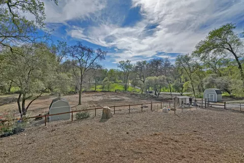Exterior - 1988 Cold Springs Rd, Placerville, CA 95667 photo 5 of 20