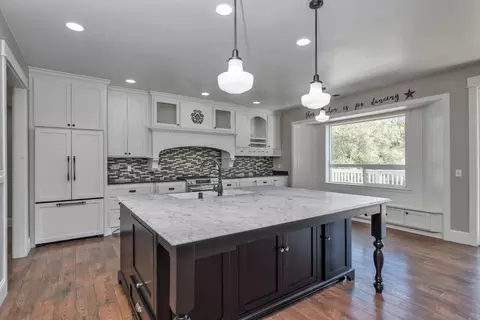 Kitchen - 1988 Cold Springs Rd, Placerville, CA 95667 photo 1 of 6