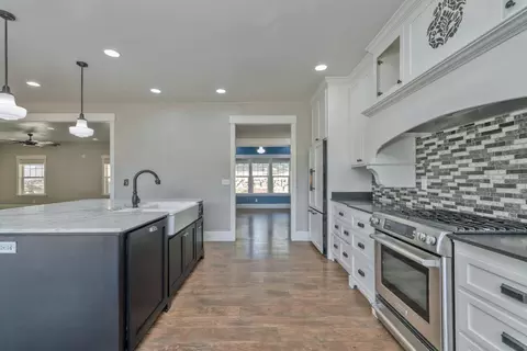 Kitchen - 1988 Cold Springs Rd, Placerville, CA 95667 photo 4 of 6