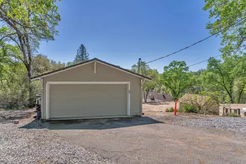 Exterior - 1988 Cold Springs Rd, Placerville, CA 95667 photo 19 of 20