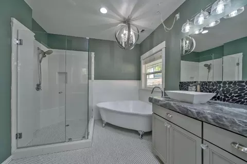 Bath - 1988 Cold Springs Rd, Placerville, CA 95667 photo 1 of 6