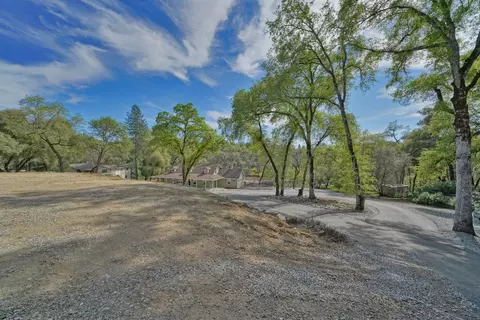 Exterior - 1988 Cold Springs Rd, Placerville, CA 95667 photo 15 of 20