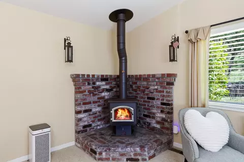 Living - 6637 Baralee Ln, Placerville, CA 95667 photo 4 of 4