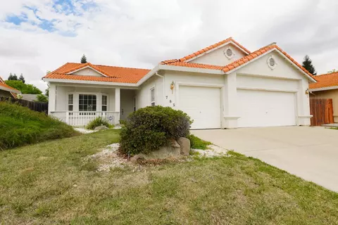 785 Kinglet Ct, Merced, CA 95340