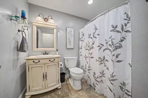 Bath - 16270 Meadow View Rd, Sutter Creek, CA 95685 photo 4 of 4
