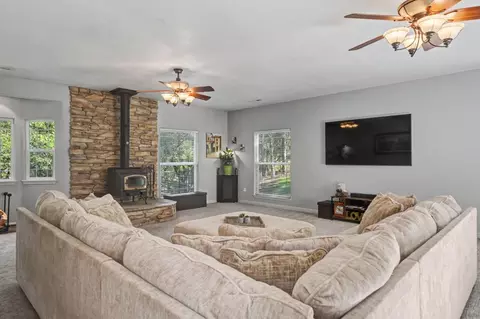 Living - 16270 Meadow View Rd, Sutter Creek, CA 95685 photo 1 of 2