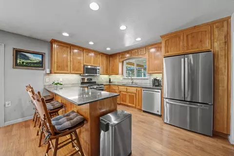 Kitchen - 16270 Meadow View Rd, Sutter Creek, CA 95685 photo 2 of 4