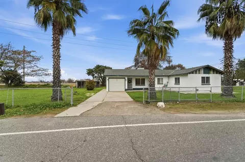 Exterior - 4529 E Briggsmore Ave, Modesto, CA 95355 photo 2 of 17