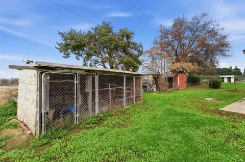 Exterior - 4529 E Briggsmore Ave, Modesto, CA 95355 photo 14 of 17