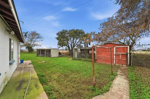 Exterior - 4529 E Briggsmore Ave, Modesto, CA 95355 photo 13 of 17