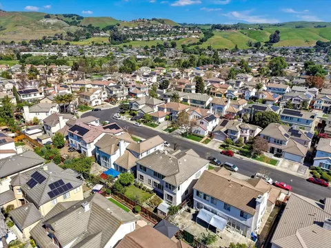 View/Area - 30253 Oakbrook Rd, Hayward, CA 94544 photo 5 of 5