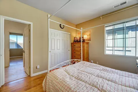 Bedroom - 30253 Oakbrook Rd, Hayward, CA 94544 photo 9 of 11