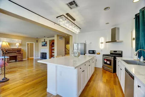 Kitchen - 30253 Oakbrook Rd, Hayward, CA 94544 photo 3 of 4