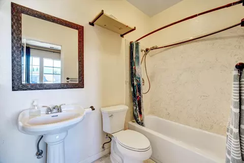 Bath - 30253 Oakbrook Rd, Hayward, CA 94544 photo 6 of 8