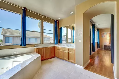 Entry Way - 30253 Oakbrook Rd, Hayward, CA 94544 photo 3 of 3