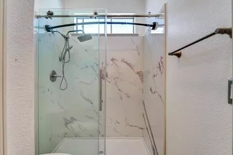 Bath - 30253 Oakbrook Rd, Hayward, CA 94544 photo 7 of 8