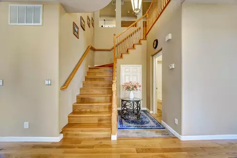 Entry Way - 30253 Oakbrook Rd, Hayward, CA 94544 photo 2 of 3
