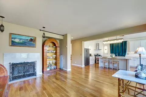 Living - 30253 Oakbrook Rd, Hayward, CA 94544 photo 4 of 5